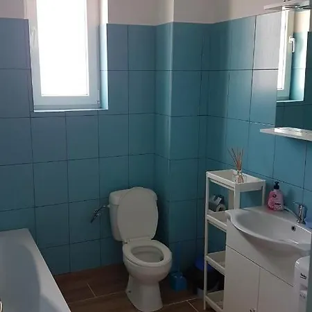 Apartament Adi