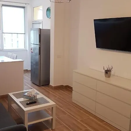 Daire Apartament Adi Navodari
